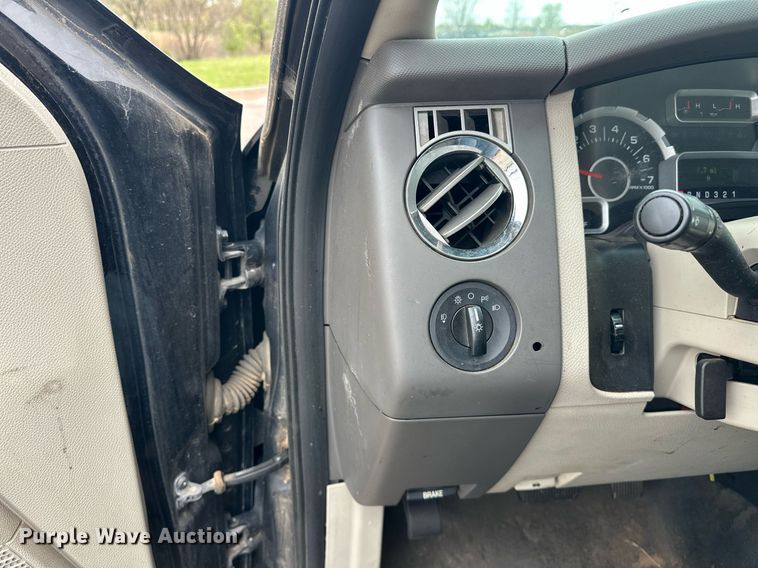 image for item EJ8536 2010 Ford Expedition XLT SUV