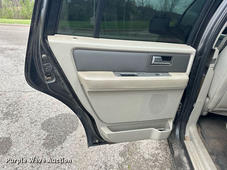image for item EJ8536 2010 Ford Expedition XLT SUV