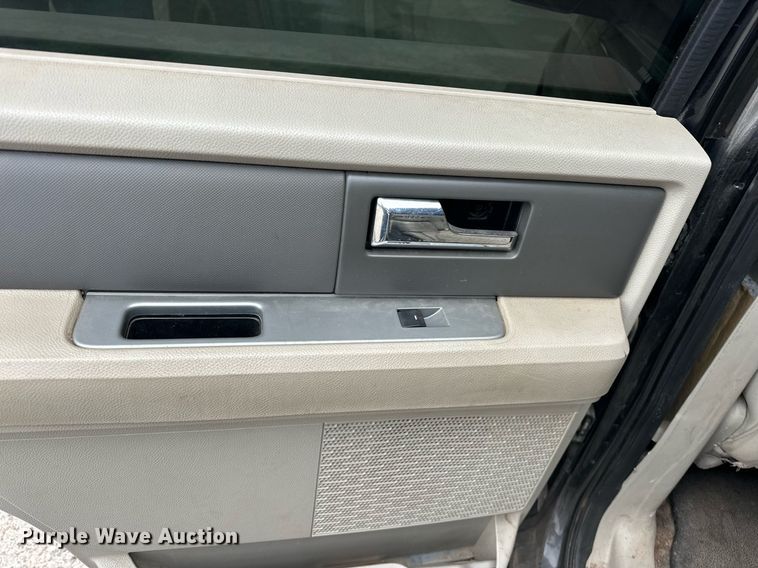 image for item EJ8536 2010 Ford Expedition XLT SUV