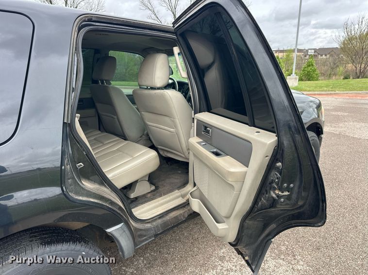 image for item EJ8536 2010 Ford Expedition XLT SUV