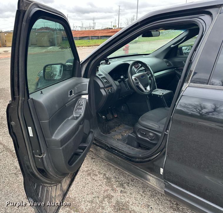 image for item EJ8538 2015 Ford Explorer Police Interceptor SUV
