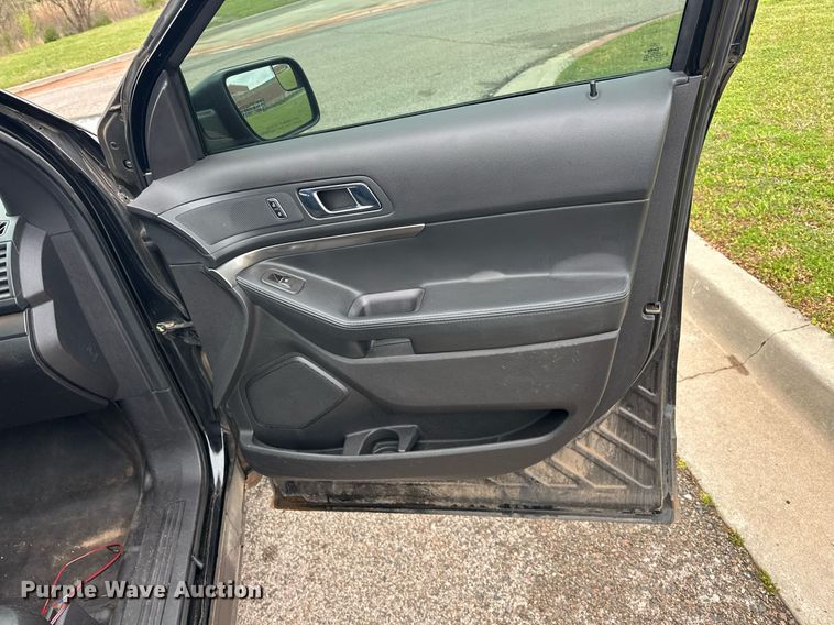 image for item EJ8538 2015 Ford Explorer Police Interceptor SUV