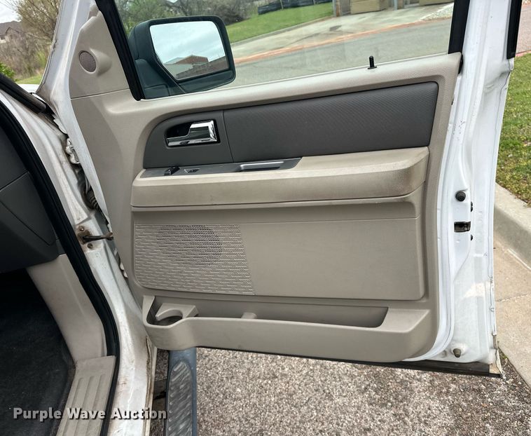 image for item EJ8541 2007 Ford Expedition XLT SUV