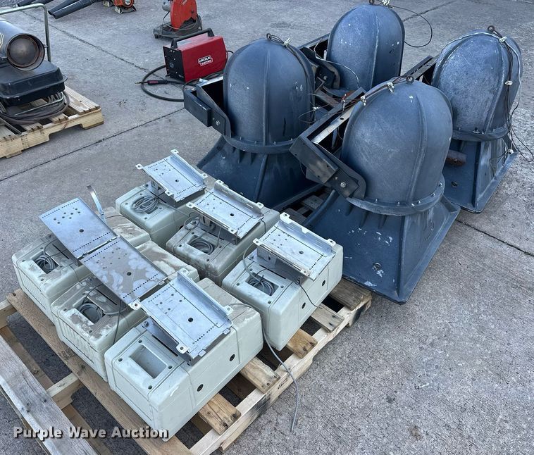 image for item EJ8573 (10) outdoor speakers