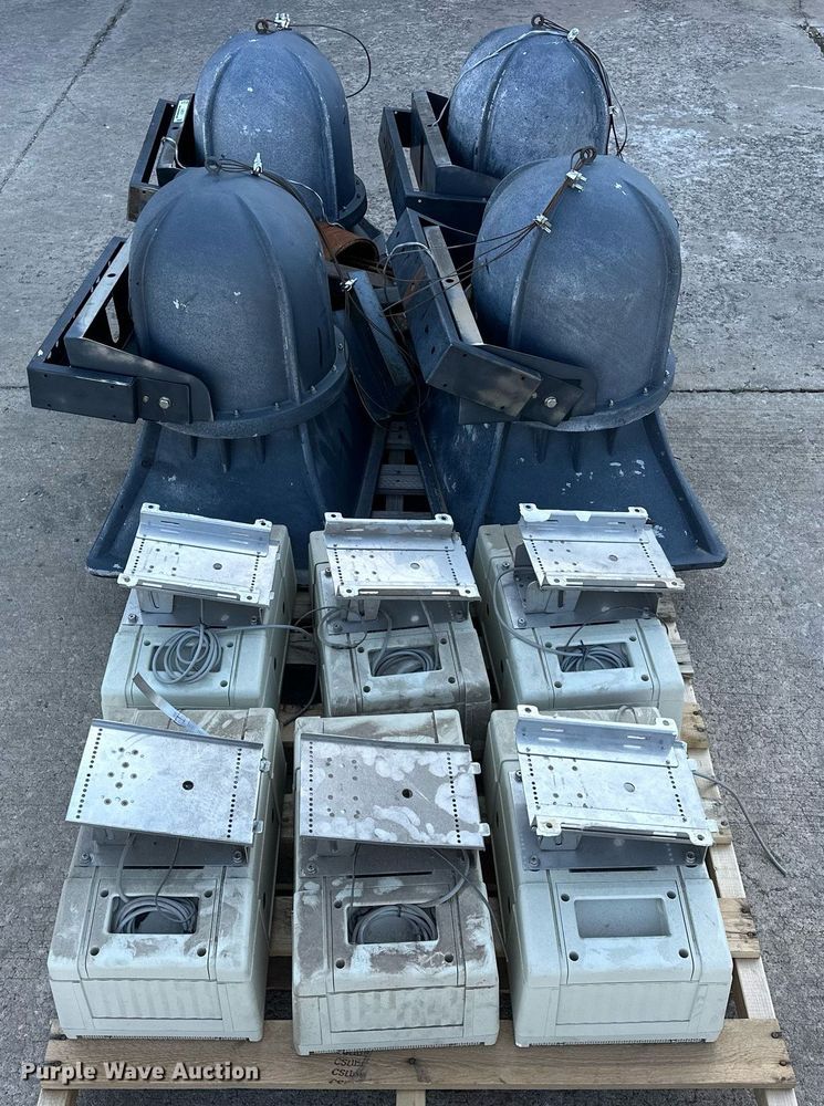 image for item EJ8573 (10) outdoor speakers