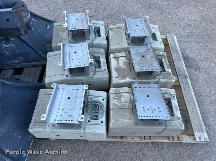 image for item EJ8573 (10) outdoor speakers