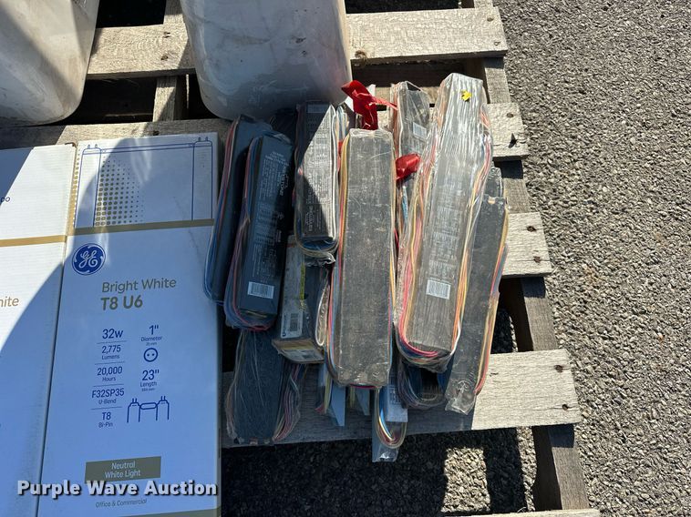 image for item EJ8576 Building materials