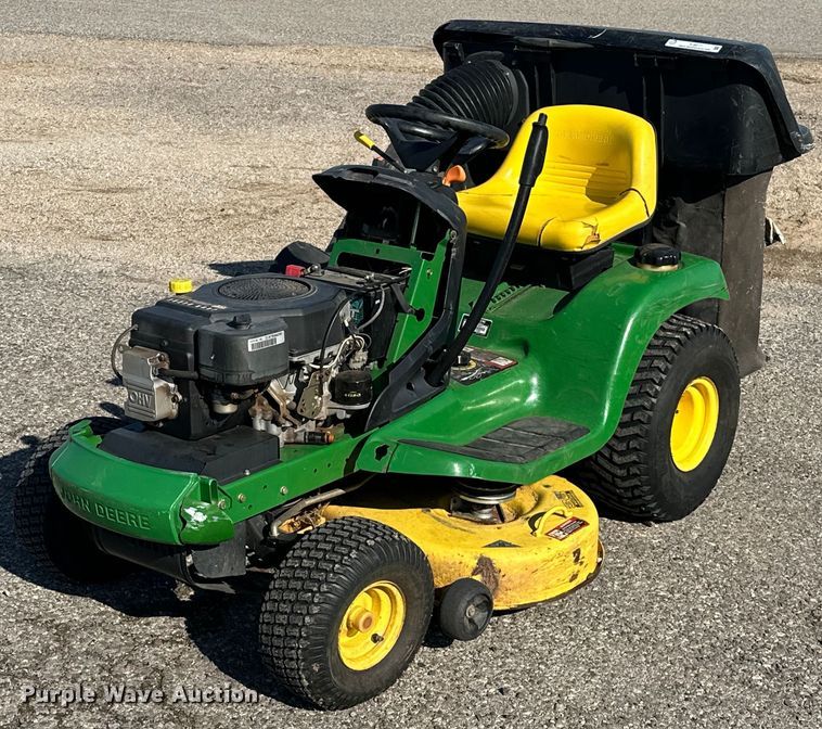 image for item EJ8577 2001 John Deere LT155 lawn mower