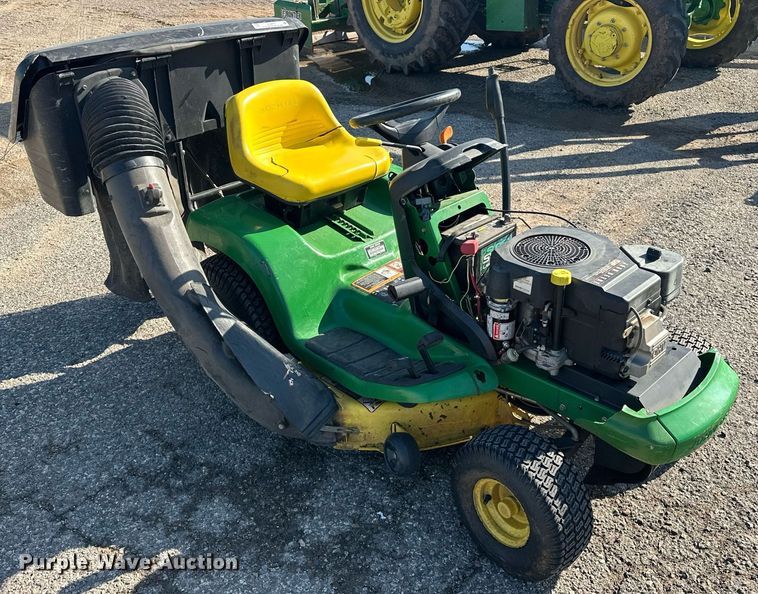 image for item EJ8577 2001 John Deere LT155 lawn mower