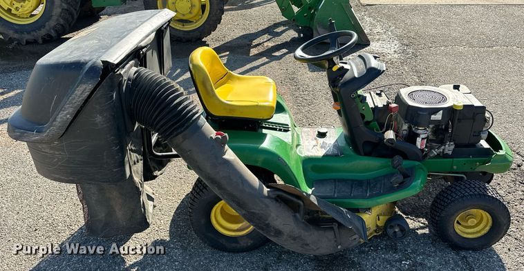 image for item EJ8577 2001 John Deere LT155 lawn mower