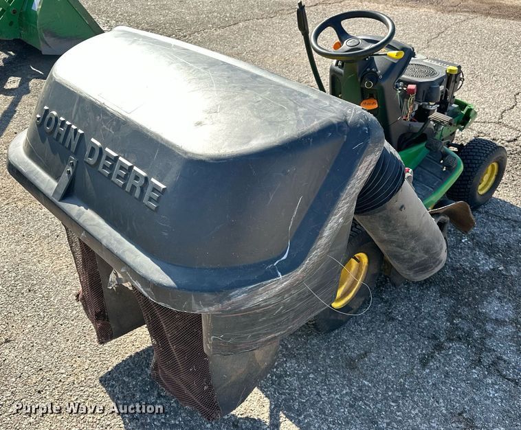 image for item EJ8577 2001 John Deere LT155 lawn mower