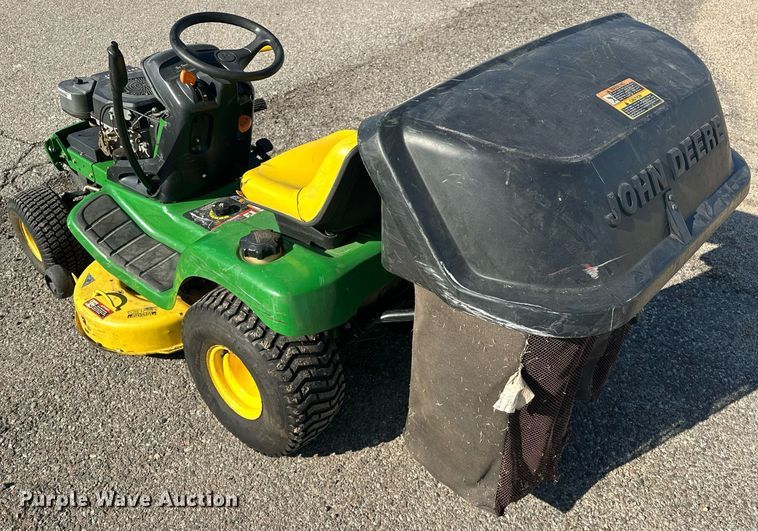 image for item EJ8577 2001 John Deere LT155 lawn mower