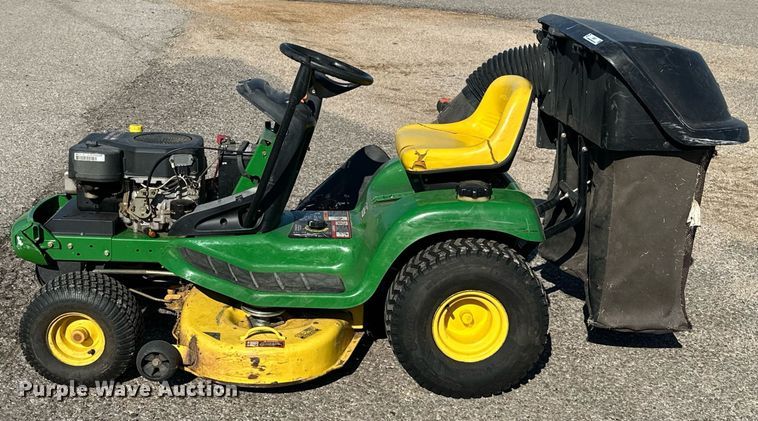 image for item EJ8577 2001 John Deere LT155 lawn mower