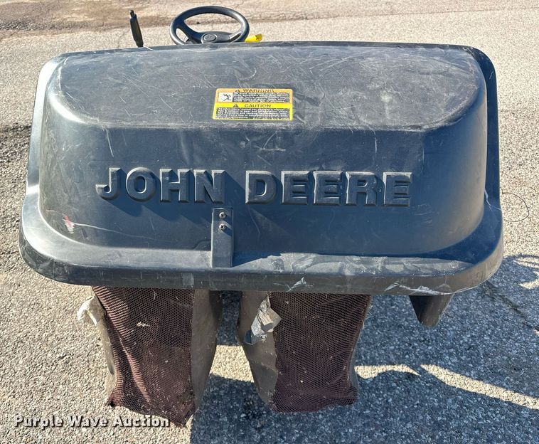 image for item EJ8577 2001 John Deere LT155 lawn mower