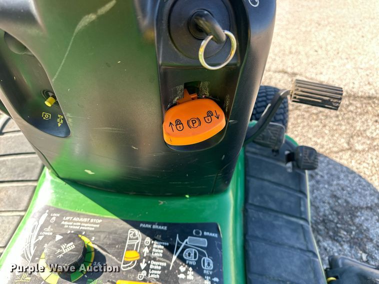 image for item EJ8577 2001 John Deere LT155 lawn mower