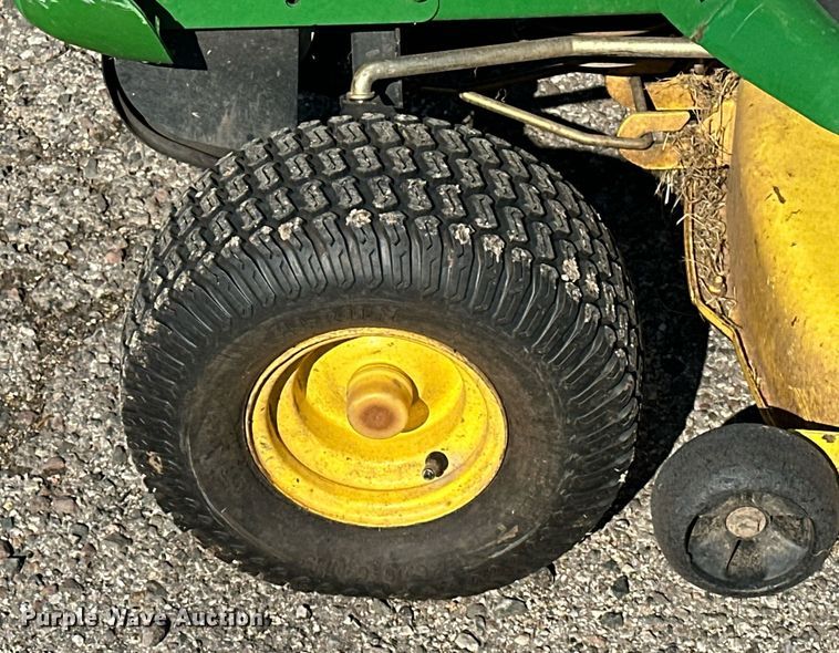 image for item EJ8577 2001 John Deere LT155 lawn mower