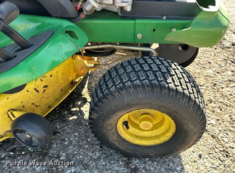 image for item EJ8577 2001 John Deere LT155 lawn mower