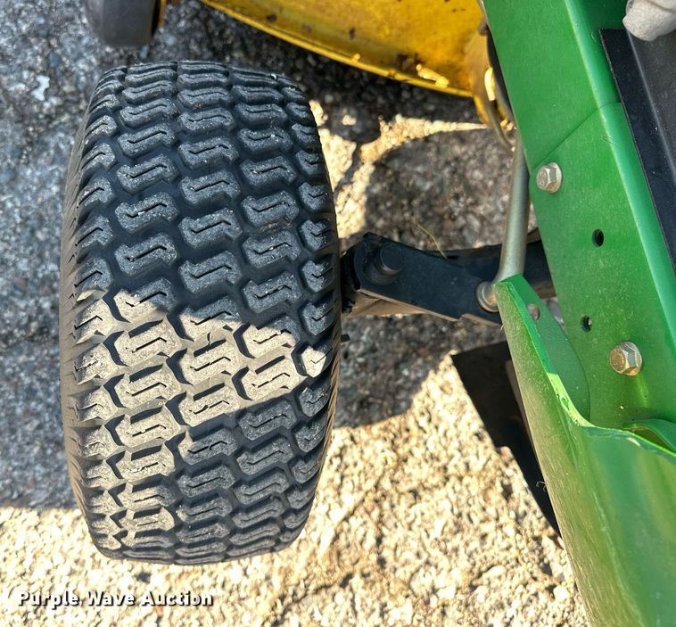 image for item EJ8577 2001 John Deere LT155 lawn mower