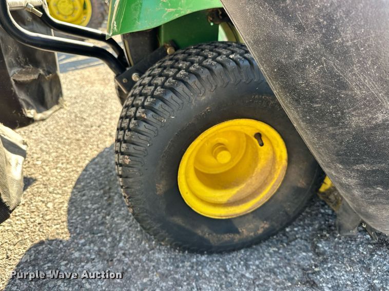 image for item EJ8577 2001 John Deere LT155 lawn mower