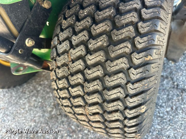 image for item EJ8577 2001 John Deere LT155 lawn mower