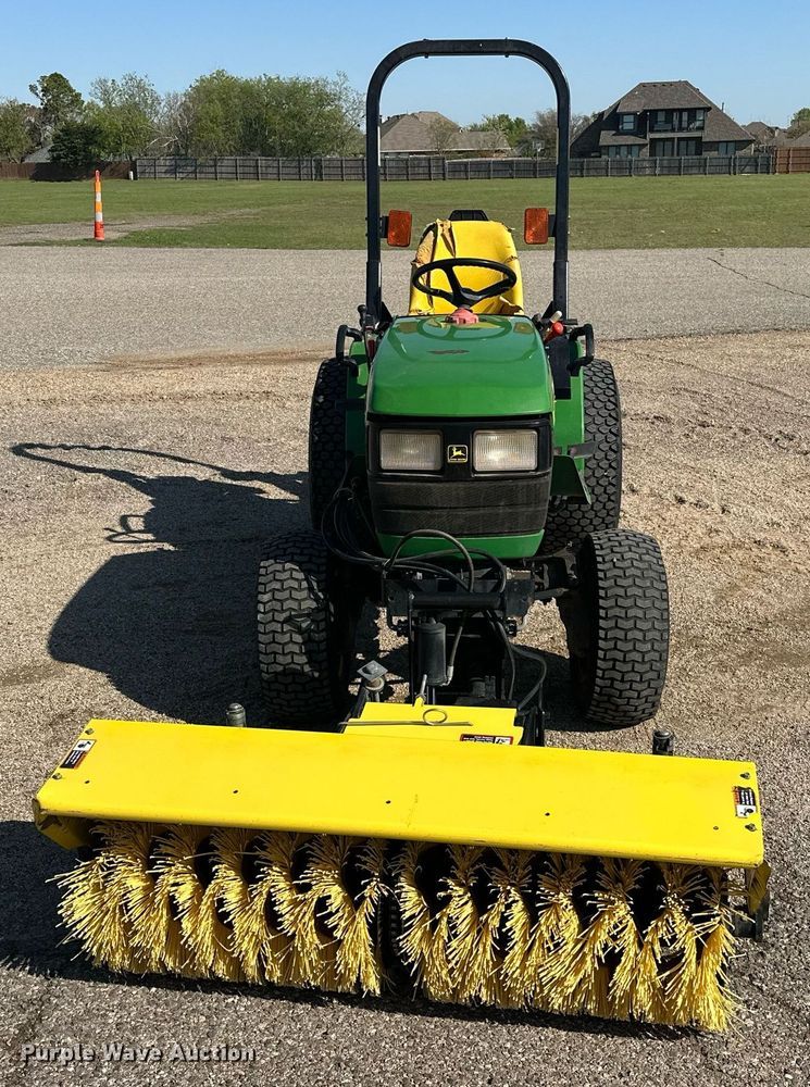 image for item EJ8579 1999 John Deere 4100 MFWD tractor