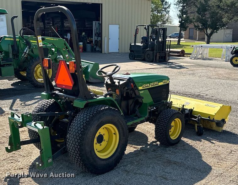 image for item EJ8579 1999 John Deere 4100 MFWD tractor