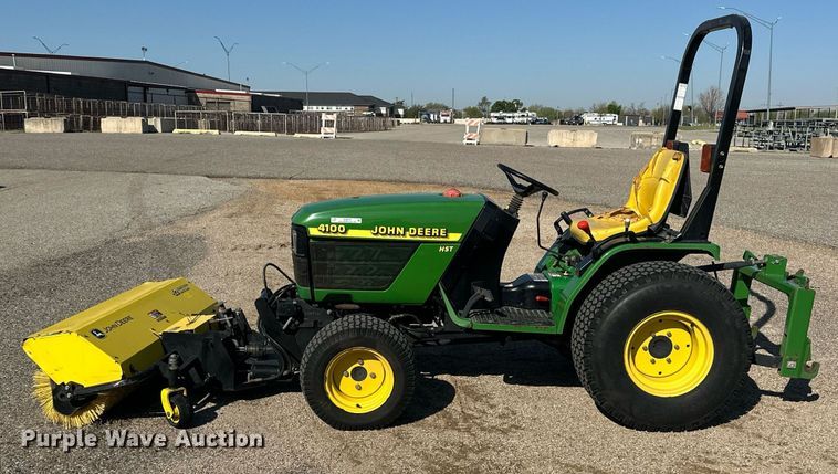 image for item EJ8579 1999 John Deere 4100 MFWD tractor