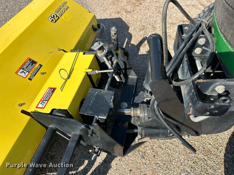 image for item EJ8579 1999 John Deere 4100 MFWD tractor