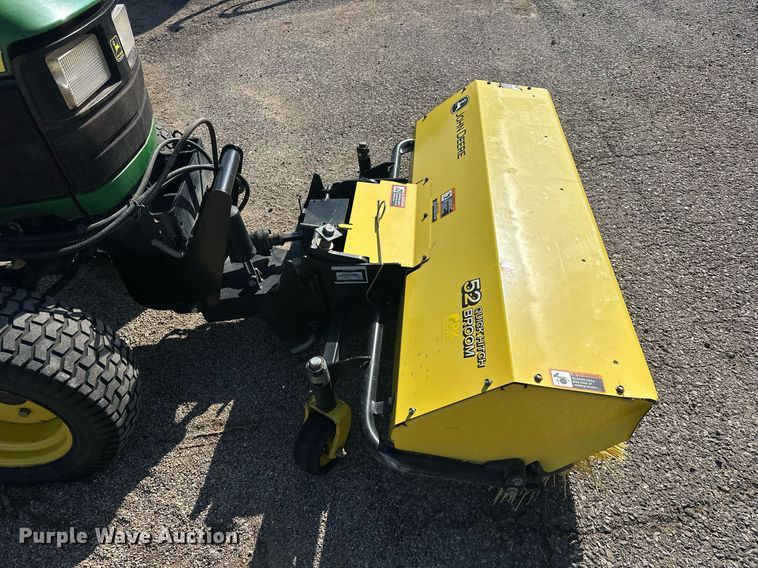 image for item EJ8579 1999 John Deere 4100 MFWD tractor