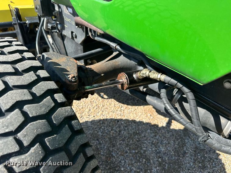 image for item EJ8579 1999 John Deere 4100 MFWD tractor