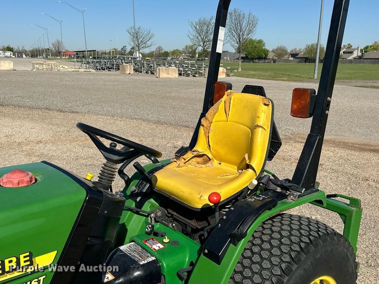 image for item EJ8579 1999 John Deere 4100 MFWD tractor