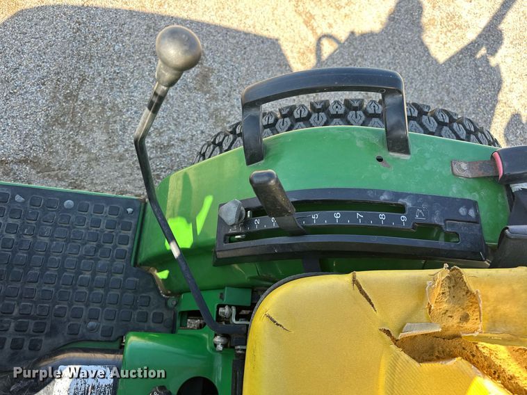 image for item EJ8579 1999 John Deere 4100 MFWD tractor