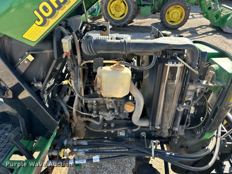 image for item EJ8579 1999 John Deere 4100 MFWD tractor