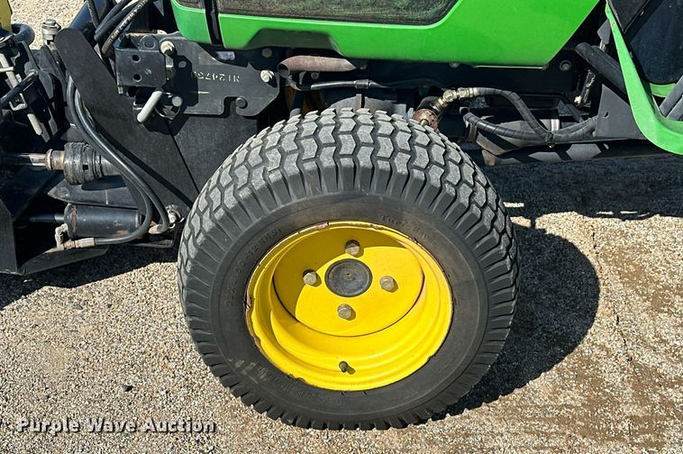 image for item EJ8579 1999 John Deere 4100 MFWD tractor