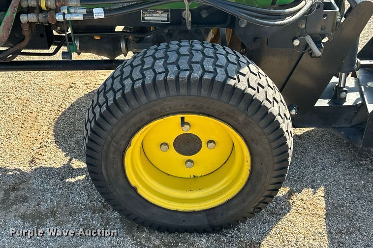 image for item EJ8579 1999 John Deere 4100 MFWD tractor