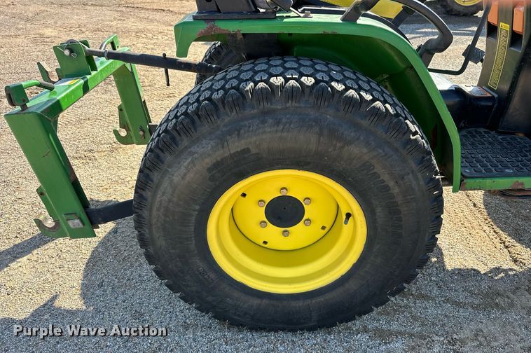 image for item EJ8579 1999 John Deere 4100 MFWD tractor