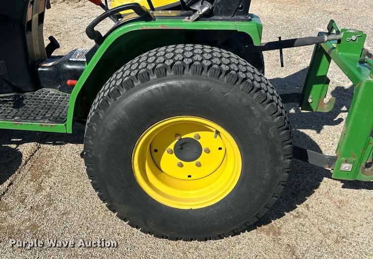 image for item EJ8579 1999 John Deere 4100 MFWD tractor