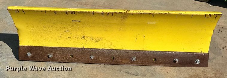 image for item EJ8579 1999 John Deere 4100 MFWD tractor