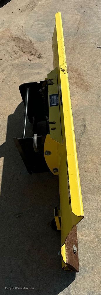 image for item EJ8579 1999 John Deere 4100 MFWD tractor