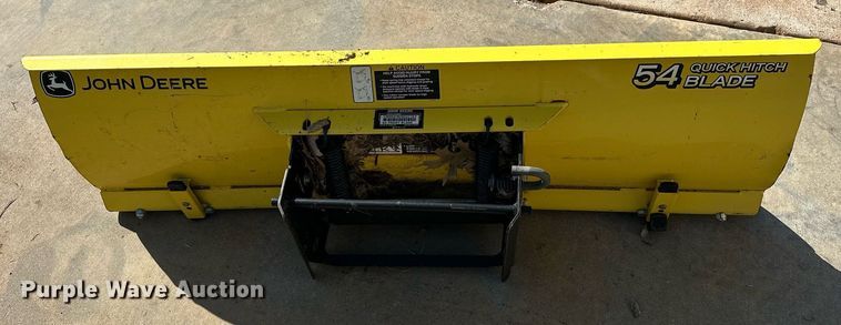 image for item EJ8579 1999 John Deere 4100 MFWD tractor