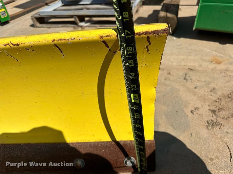 image for item EJ8579 1999 John Deere 4100 MFWD tractor