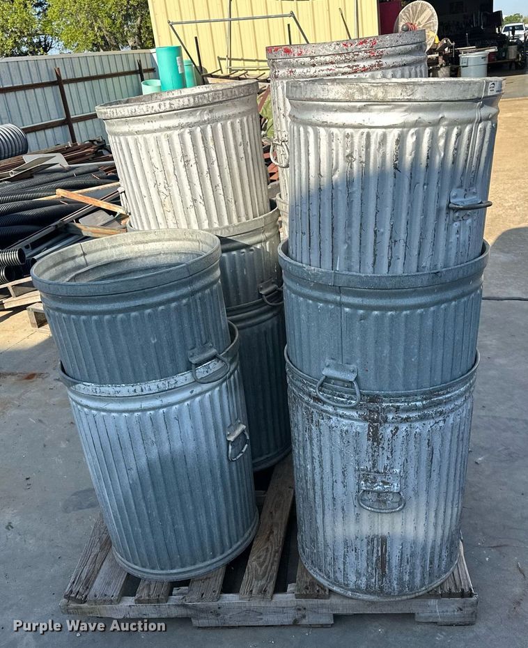 image for item EJ8585 (22) trash cans