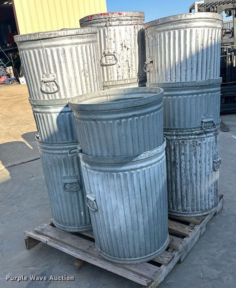 image for item EJ8585 (22) trash cans
