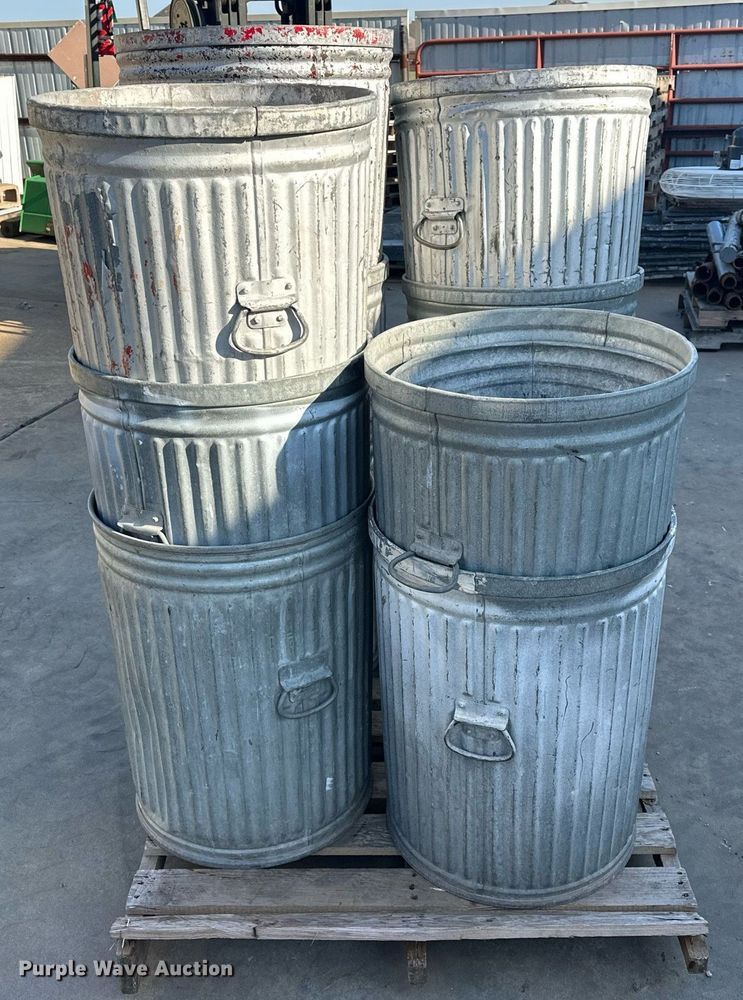 image for item EJ8585 (22) trash cans