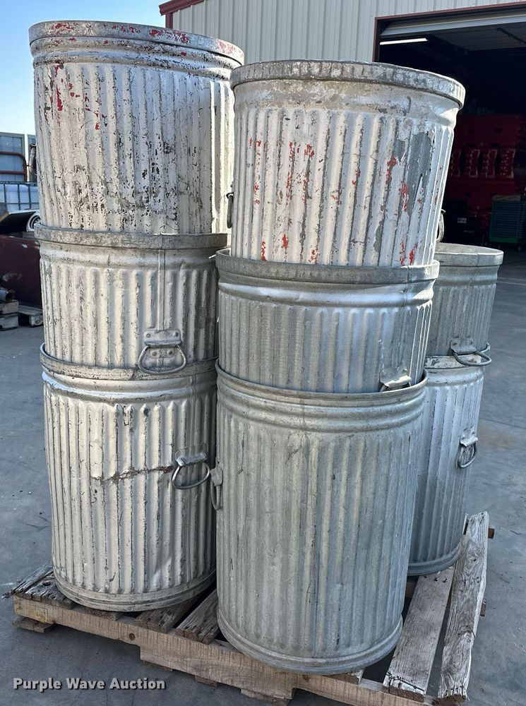 image for item EJ8585 (22) trash cans
