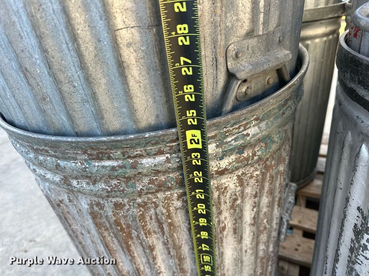 image for item EJ8585 (22) trash cans