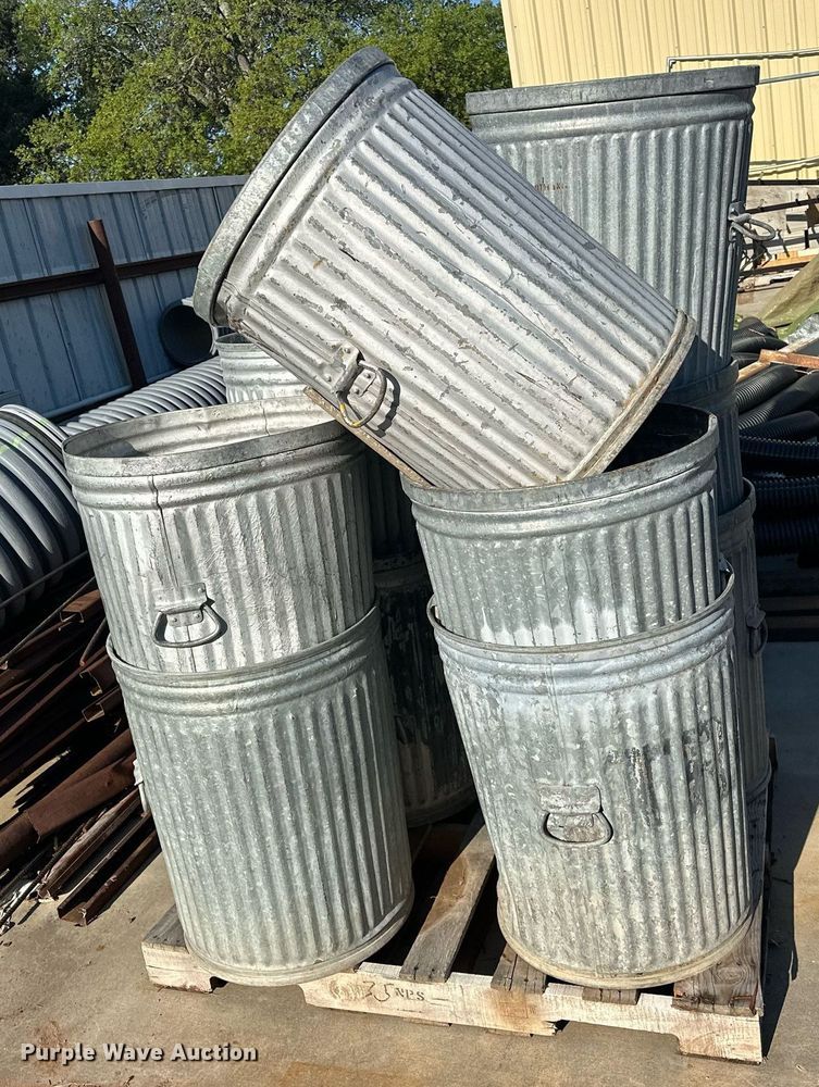 image for item EJ8585 (22) trash cans