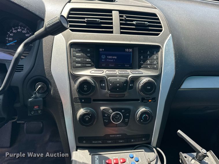 image for item EJ8590 2015 Ford Explorer Police interceptor SUV