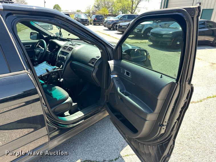 image for item EJ8590 2015 Ford Explorer Police interceptor SUV