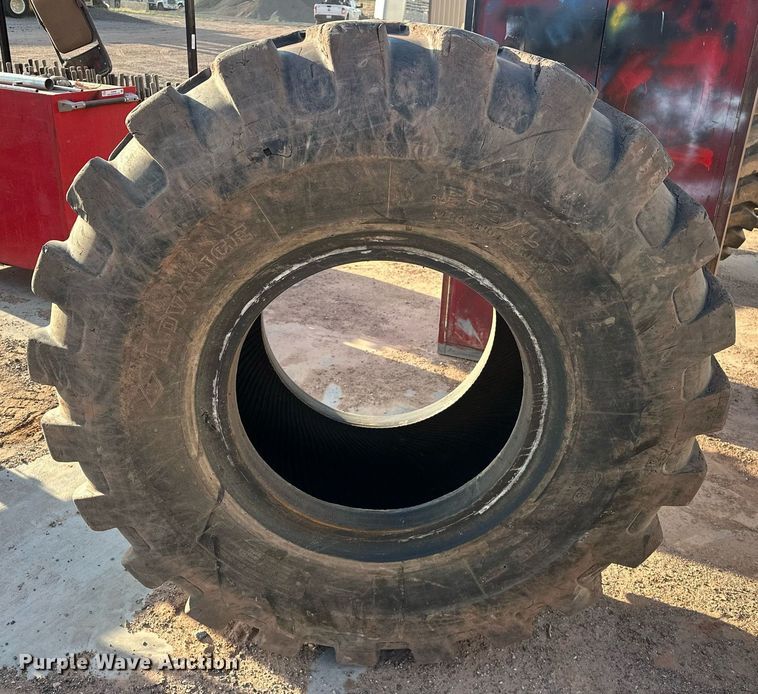 image for item EJ8600 Advance 23.5-25 tire